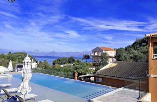 Agios Spyridon Corfu Apartment | Pyramid City Apartments