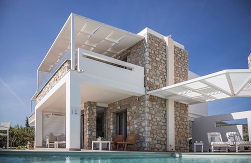 Gialos Villa | Cedar Bay Beachside Villas