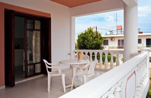 Galatas Apartment | Captain Michalis Apartments - 750m from Kalamaki beach