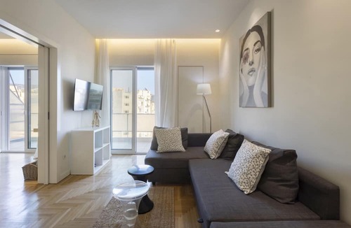Omonia Apartment | Deligiorgi 1·Charming 7th-Floor Apartment with
