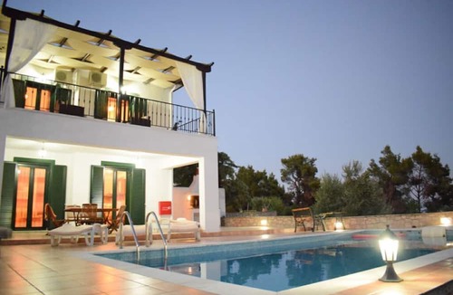 Alonissos Villa | Anemologio Seafront Villa Ostria PrivatePool Gem