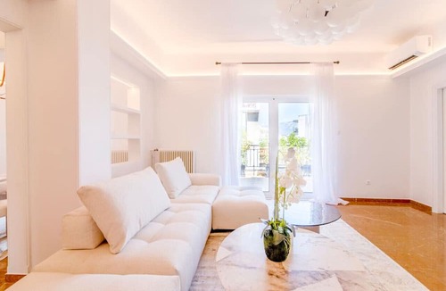 Anafiotika Apartment | Acropolis Roof Garden Oasis