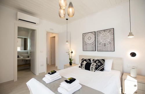 Paraga Villa | TIFFANYS VILLAS