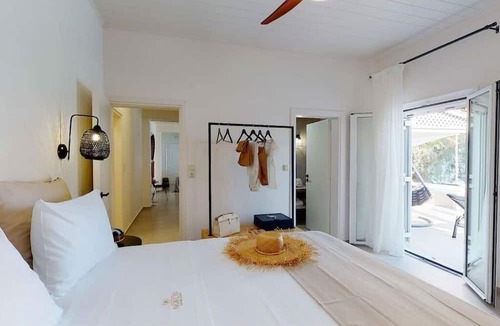 Viannos Apartment | NIKKON LUXURY LIVING is a luxury private villa, in top of the sea.Enjoy LUXURY.