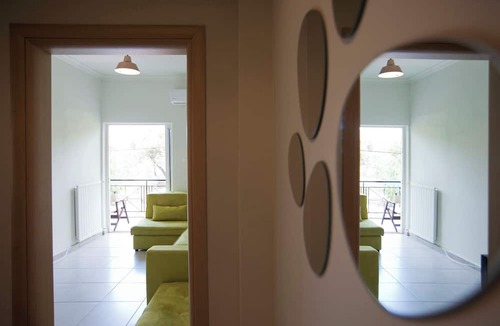 Petralona Apartment | Hadi Sea Side
