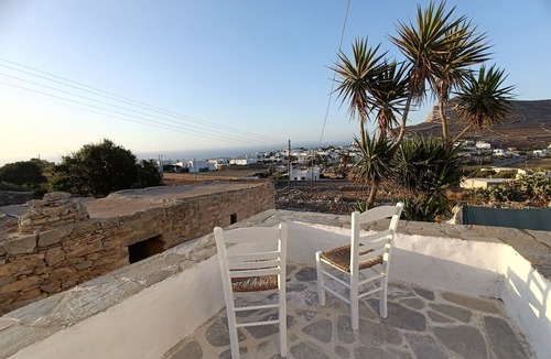 Chora Folegandros House | "Amygdalia" Chora view house