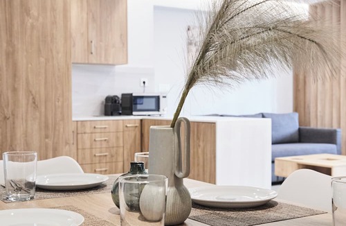 Plaka Apartment | Bright space downtown with street and park view near Acropolis