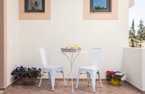 Gialos Condo | Mear Family Escape - Summer Cretan Getaway