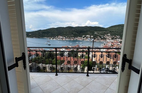 Vathy House | 3-bedroom house in charming Ithaki with AC, WiFi. Live the Greek dream