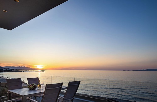 Kokkini Chani Villa | Nūa Residence, Touched by the Breeze