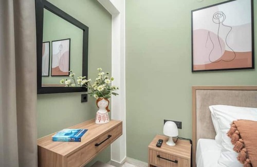 Chania Town Apartment | Apartment with sea view 10 minutes from the beach, old town, city