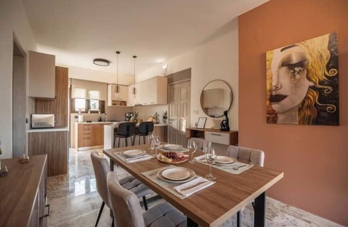 Chania Town Apartment | Apartment with sea view 10 minutes from the beach, old town, city