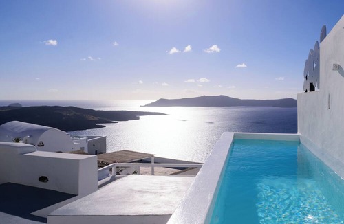 Fira Villa | Revelis Villa & Canava