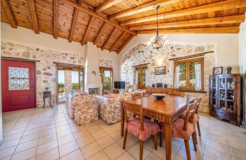 Antipata Villa | Villa Delfini by Villa Plus
