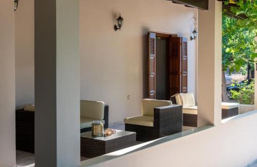 Grigoris Villa | Aura Sea & Shadow Villa, Aigio - 4BR by ΜΡS