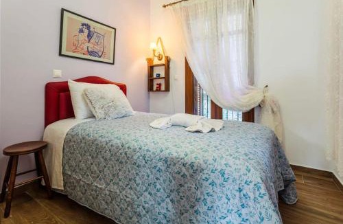 Trikolonoi Apartment | Stemnitsa Stone Residence - Cosy Mountain Escape