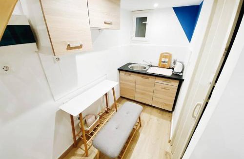 Ampelokipoi Apartment | Panormou Private Maisonette