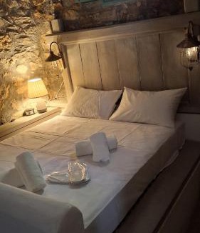 Kakorrevma House | Crafted in Stone