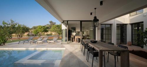 Skaleta Villa | Villa Livani, Prinos Sleeps 12 Heated Pool Peaceful Countryside Retreat
