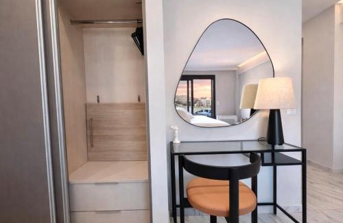 Kallithea Apartment | The Aegean Pearl Athens by ΜΡS