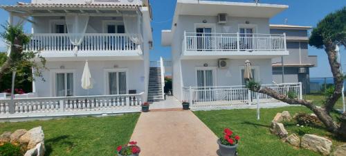 Amoudi Apartment | Anatoli deluxe apartments & villa antonis