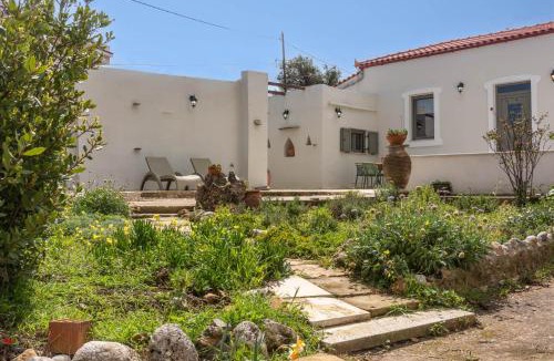 Vatolakkos Villa | Yitonia- Cretan Village Home