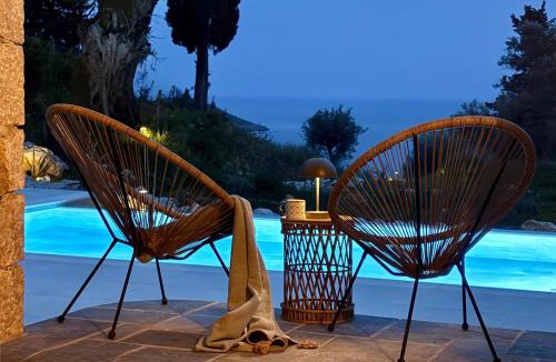 Lakones House | Villa Xalupi - Design-Villa mit Pool und Meerblick