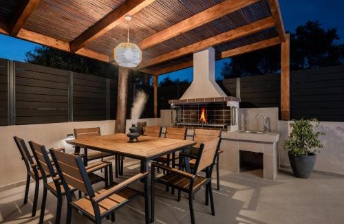Planos Villa | Villa Dreamscape - Elegant Stay with Private Pool by Villa Mana Gers