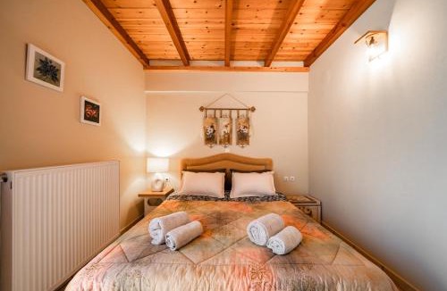 Distomo-Arachova-Antikyra Villa | Jeanne George Estate