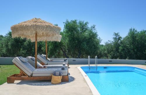 Adelianos Kampos Villa | Gramvella Resort