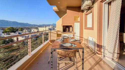 Isthmia Apartment | Kyras Vrysi Retreat Mountain Views & BBQ