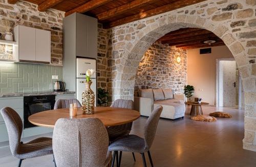 Petrokefalion Apartment | Dianeira Luxury Suites with Shared Pool near Matala