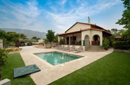 Loutraki Villa | Villa Olivia