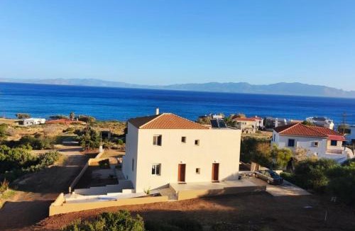 Kithira Villa | Grand Family Villa by the Sea