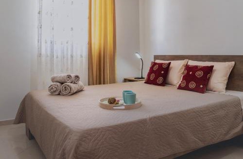Petaloudes Apartment | The Little Green House in Kremasti Rhodes