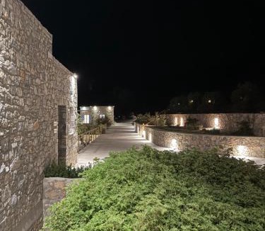 Schoinousa House | Filotimia