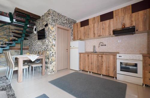 Almopia Villa | LOYTRA MOUNTAIN NATURE ANASTASIα