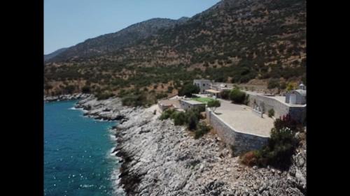 East Mani Apartment | Magic estate on the wave 1 by Villa Lagkadaki