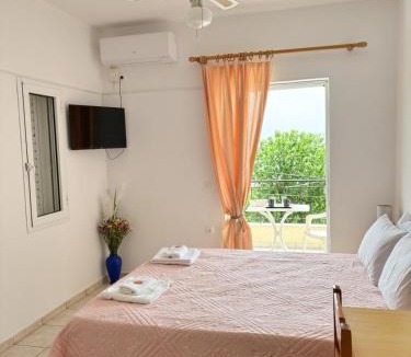 Ilia Apartment | Davis Studios & Apartments - Ήλια Βόρειας Εύβοιας - 1' από τη θάλασσα