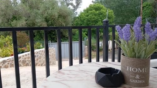 Tzavros Apartment | Venetton Garden House Corfu