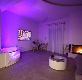Petroupoli Apartment | Aphrodite Suite Romantic Jacuzzi & Fireplace