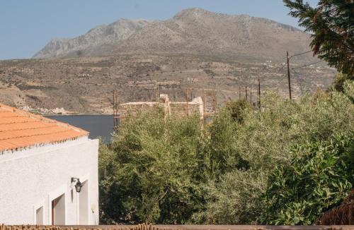 Limeni House | Kourmas Suites