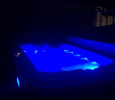Skopelos Town Villa | Evagelia's deluxe villa-Jacuzzi in Skopelos center