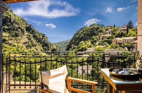 Trikolonoi Apartment | Stemnitsa Stone Residence - Comfy Mountain Getaway