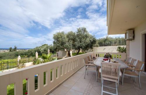 Daratsos Apartment | Villa Daratso with private heated pool view to the sea