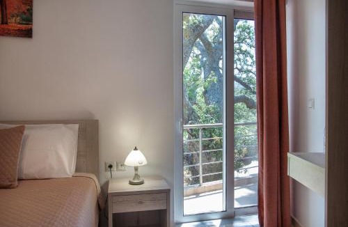 Milia Bed & Breakfast | Antartisa B&B