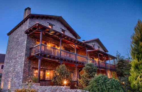 Synikia Mesi Trikalon House | Pera Alonia Guest House