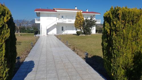 Stylida Villa | Silver villa Raches maisonette & Green