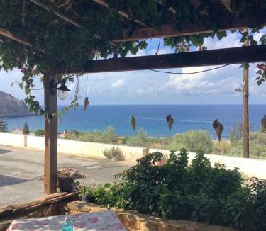 Sfinari Hotel | Georgakas rooms