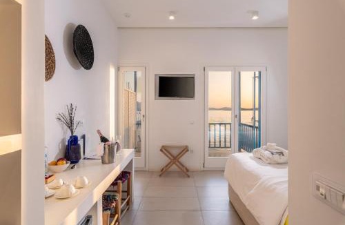 Little Venice Bed & Breakfast | Bluetopia Suites